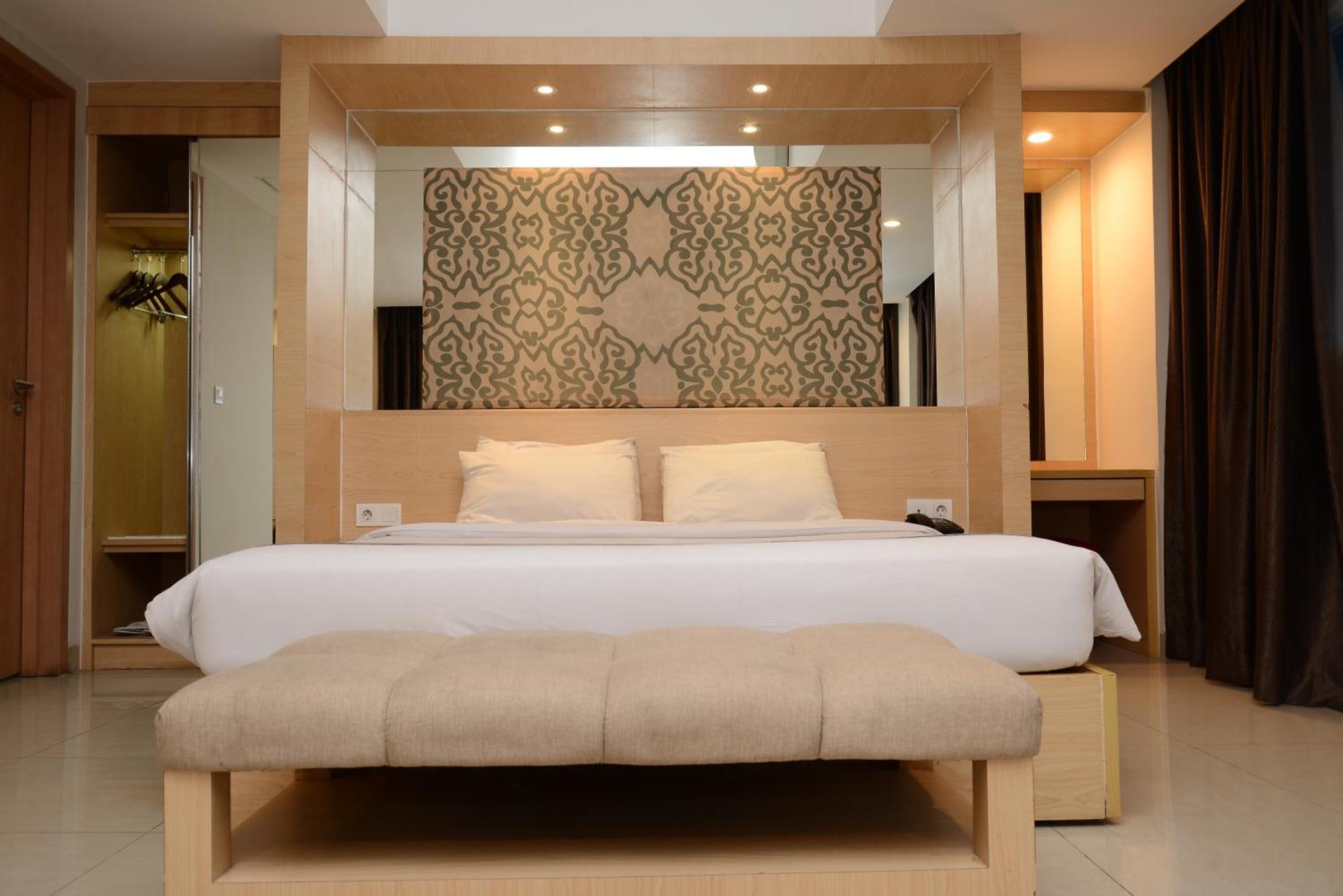 Metland Hotel Cirebon Eksteriør bilde