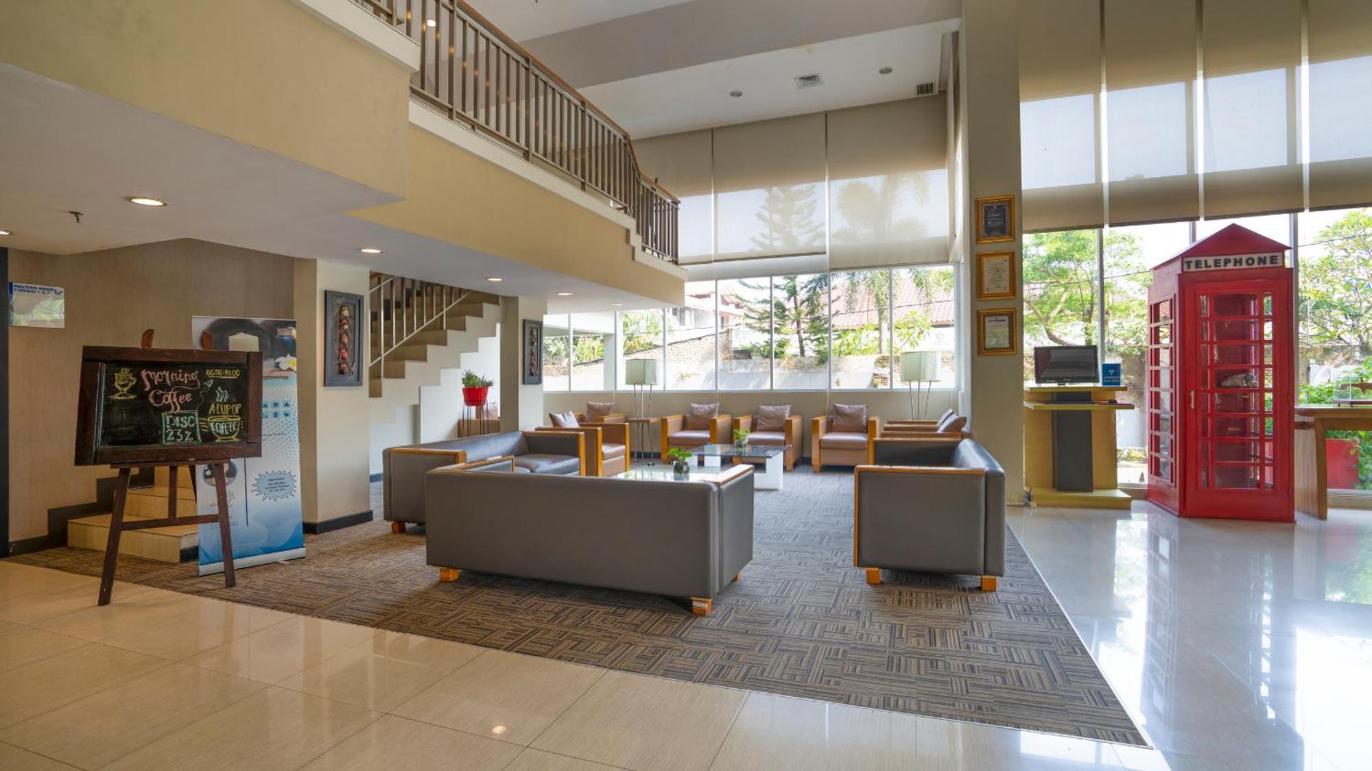 Metland Hotel Cirebon Eksteriør bilde