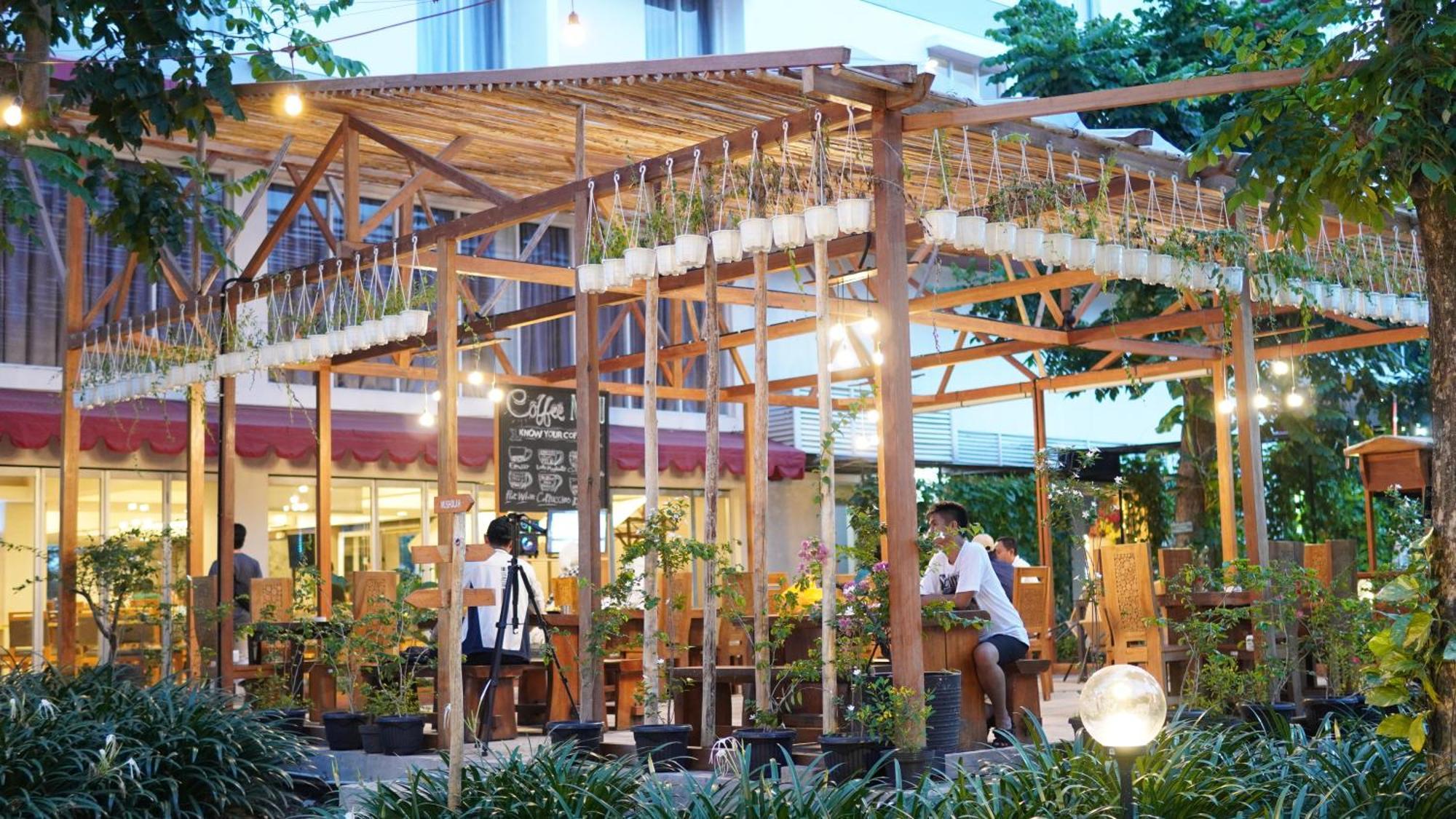 Metland Hotel Cirebon Eksteriør bilde